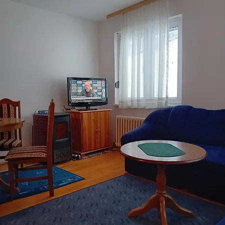 Tina Apartman *